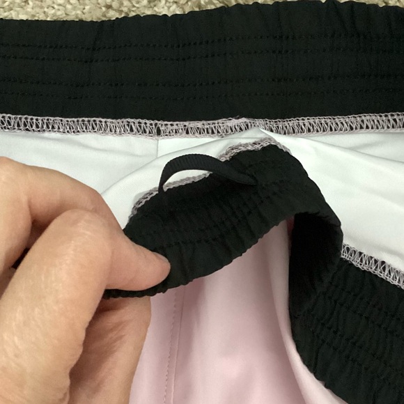 \Amazon Essentials\ NWT Women’s 4” Woven Running Shorts - Picture 11 of 13